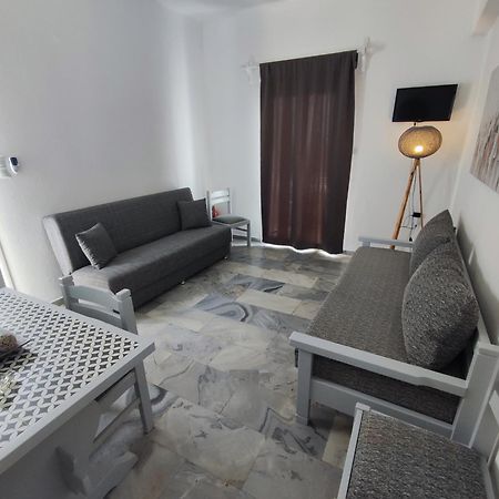Galaxy Apartments Alikí Camera foto