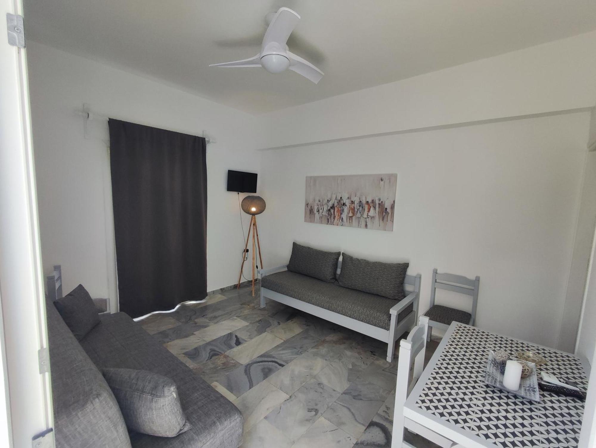 Galaxy Apartments Alikí Camera foto